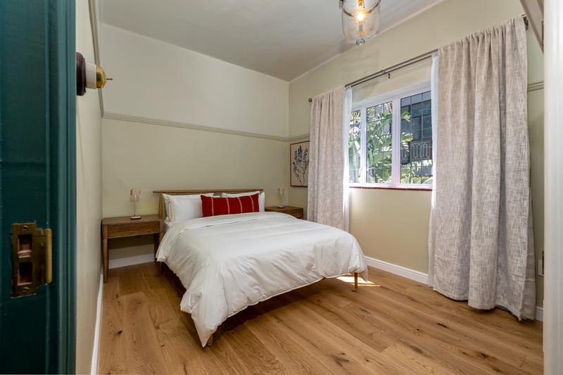 2 Bedroom Property for Sale in Sea Point Western Cape
